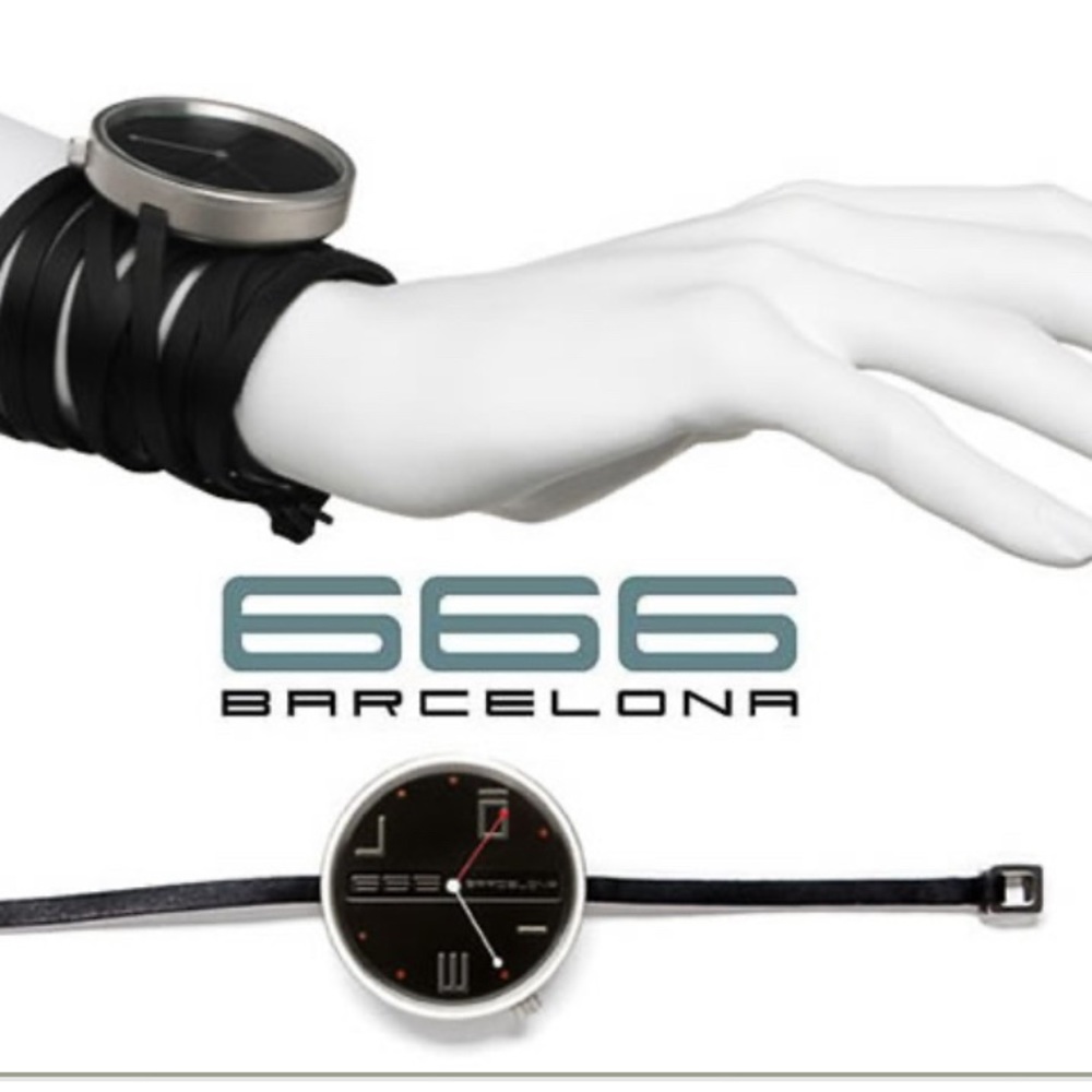 Barcelona 666 John wrap band watch in black. Unisex.